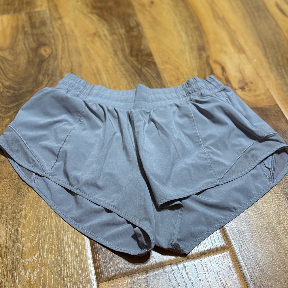 Lululemon Hotty Hot High-Rise Lined Short 2.5"